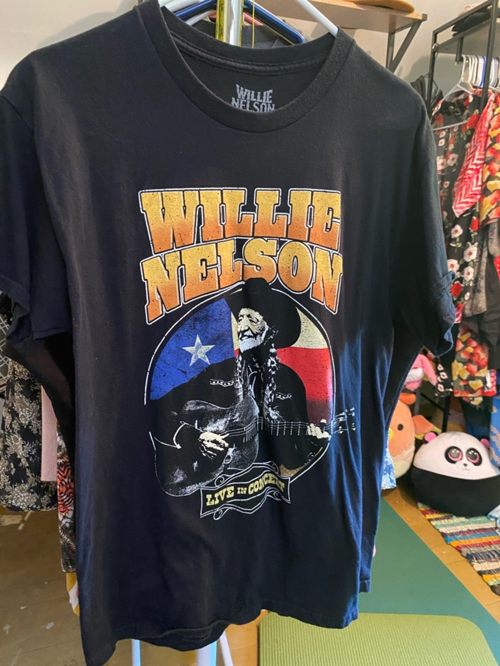 Willie Nelson Graphic Short Sleeve Tee - Black w/ back hit